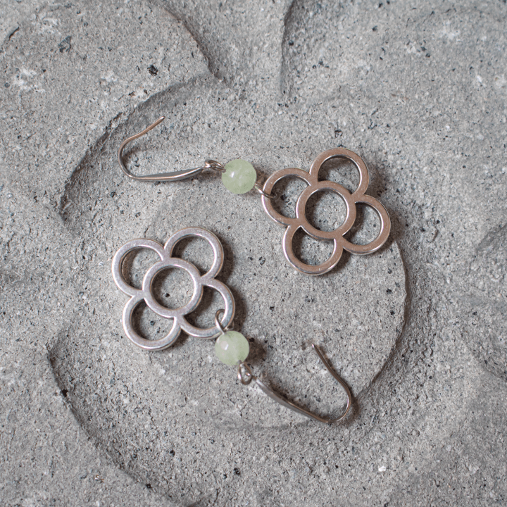 Pendientes largos flor panot plateados - Evam Joies