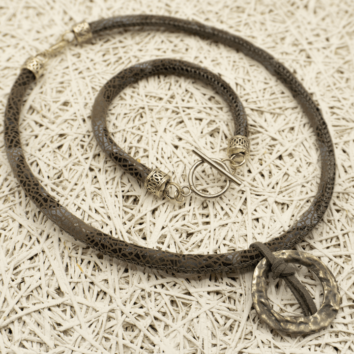 Collar cordón de piel y anilla - Evam Joies