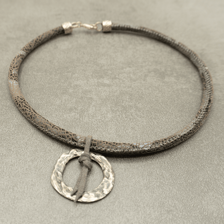 Collar cordón de piel y anilla - Evam Joies
