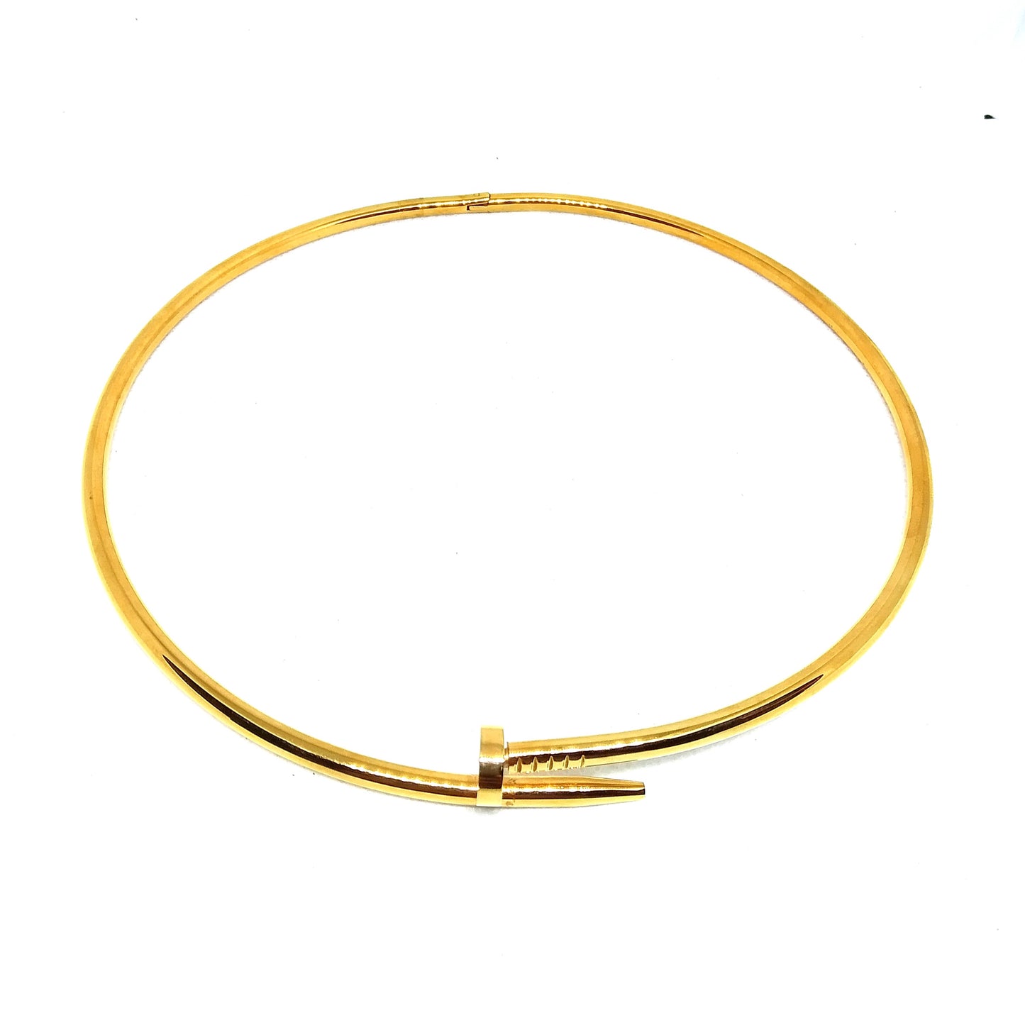 Collar rígido dorado de acero en forma clavo