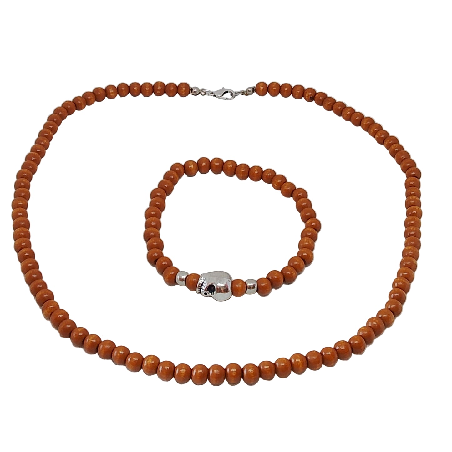 Collar y pulsera de cuentas de madera marrón con adorno calavera plateada — vista desde arriba