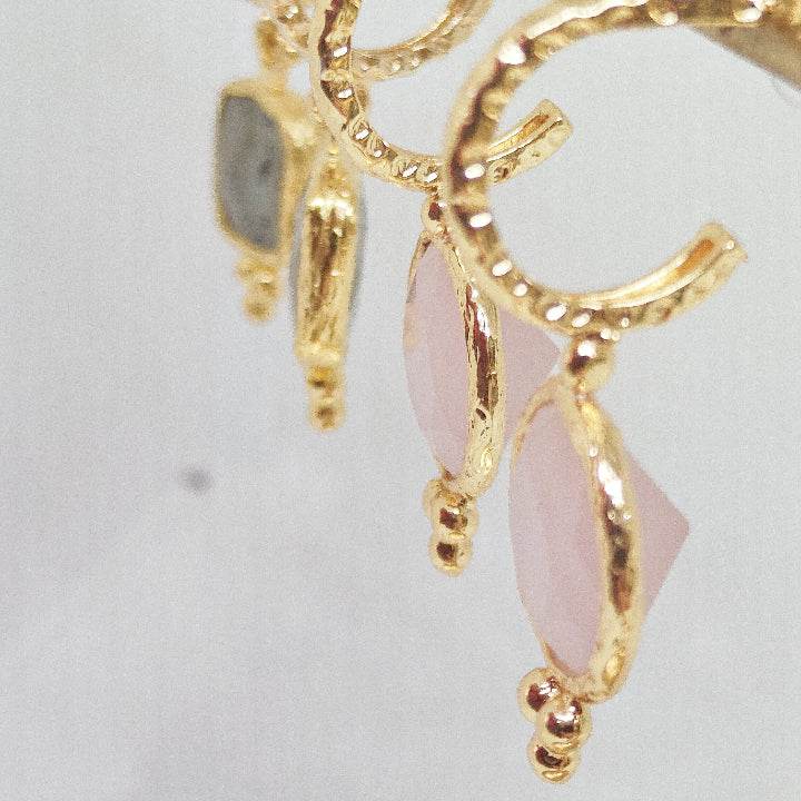 Pendientes aro dorado y cuarzo rosa - Evam Joies