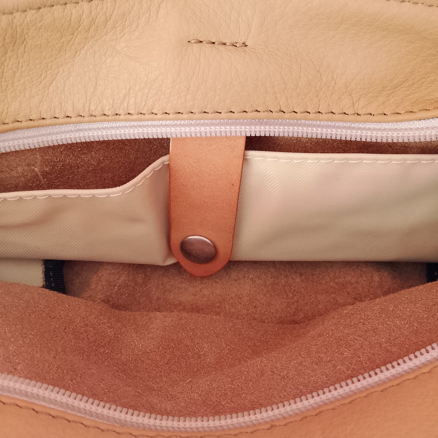 bolsillo interior bolso m piel beige 