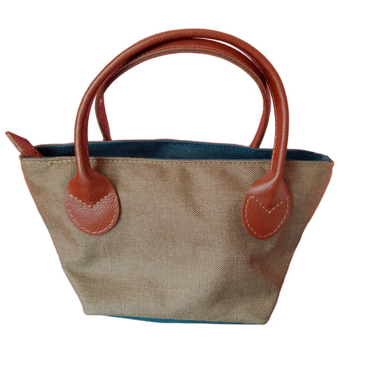 bolso de loneta verde com interior de cremallera azul y asas polipiel marrón